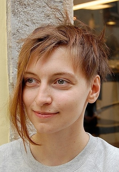asymetryczne fryzury krótkie uczesanie damskie zdjęcie numer 97A